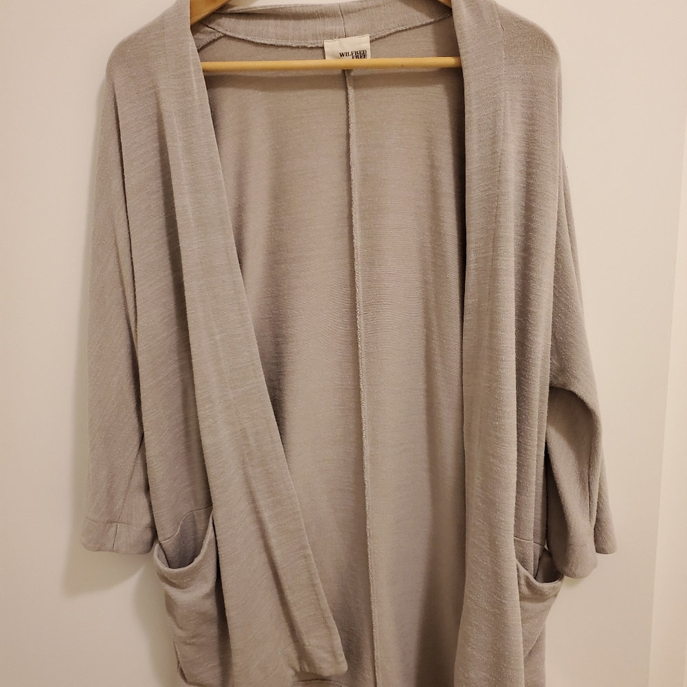 Aritzia sweaters